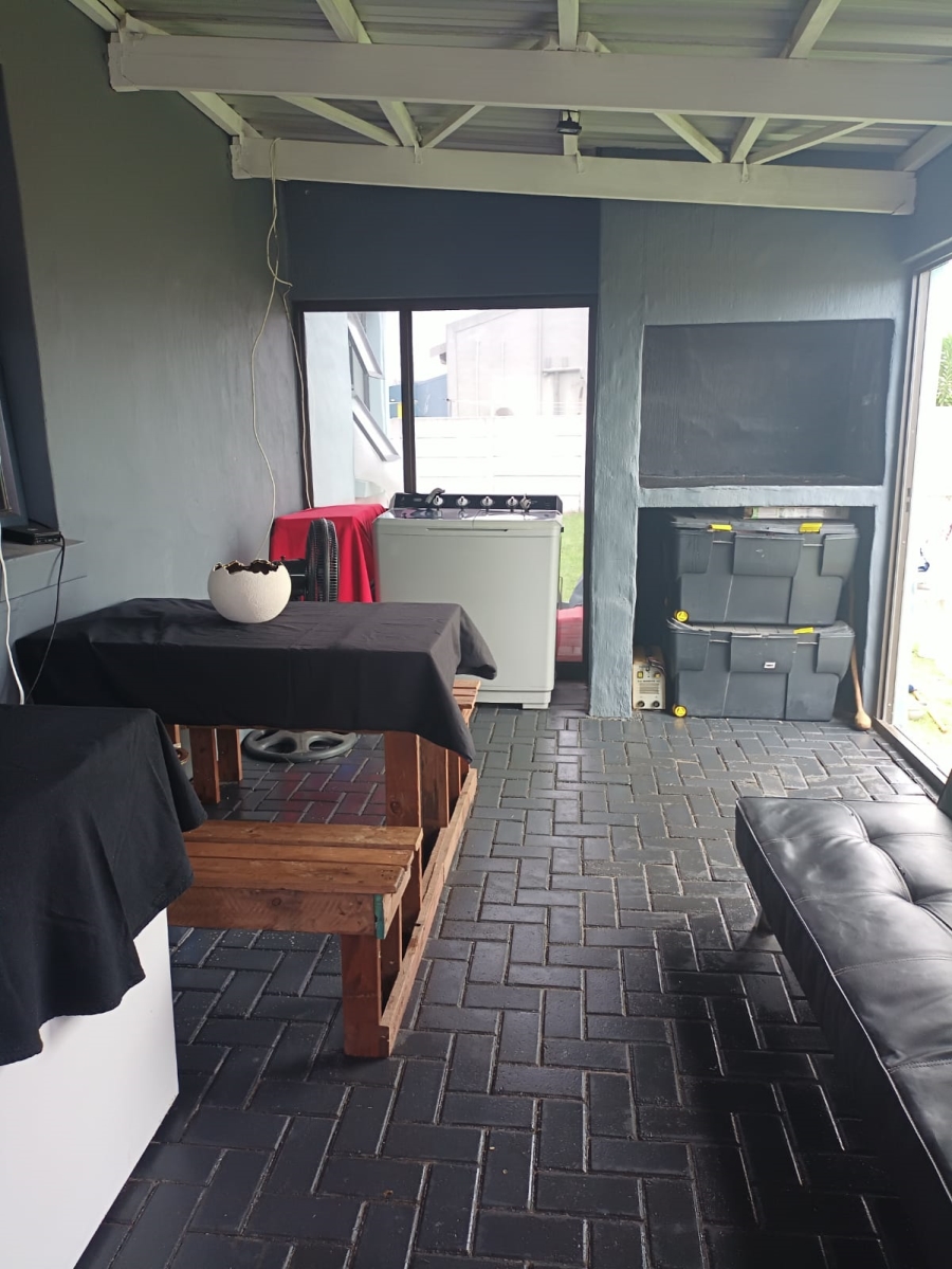 2 Bedroom Property for Sale in Parsonsvlei Eastern Cape